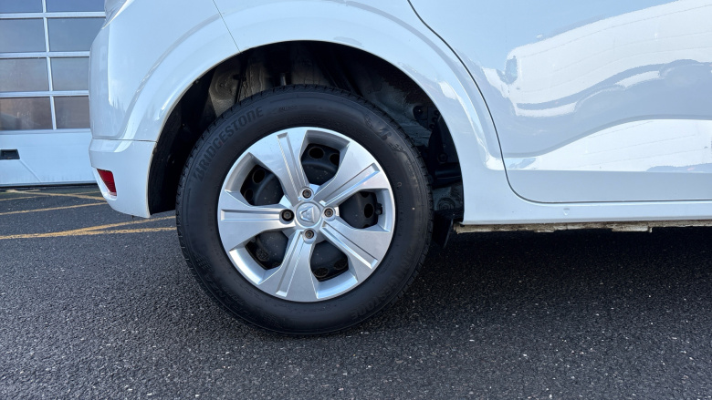 Dacia Sandero 1.0 TCe Essential 5dr Bi Fuel Hatchback